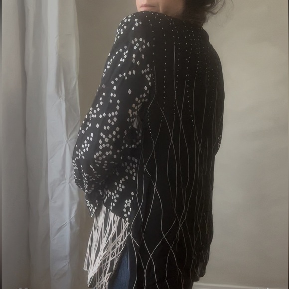 Vintage 80s black and white graphic print blouse size medium - Picture 6 of 7